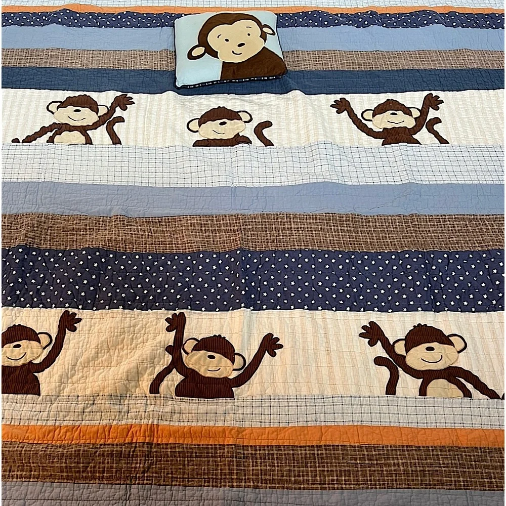 🐒🐒 Queen Reversible Comforter & Matching Pillow🐒🐒